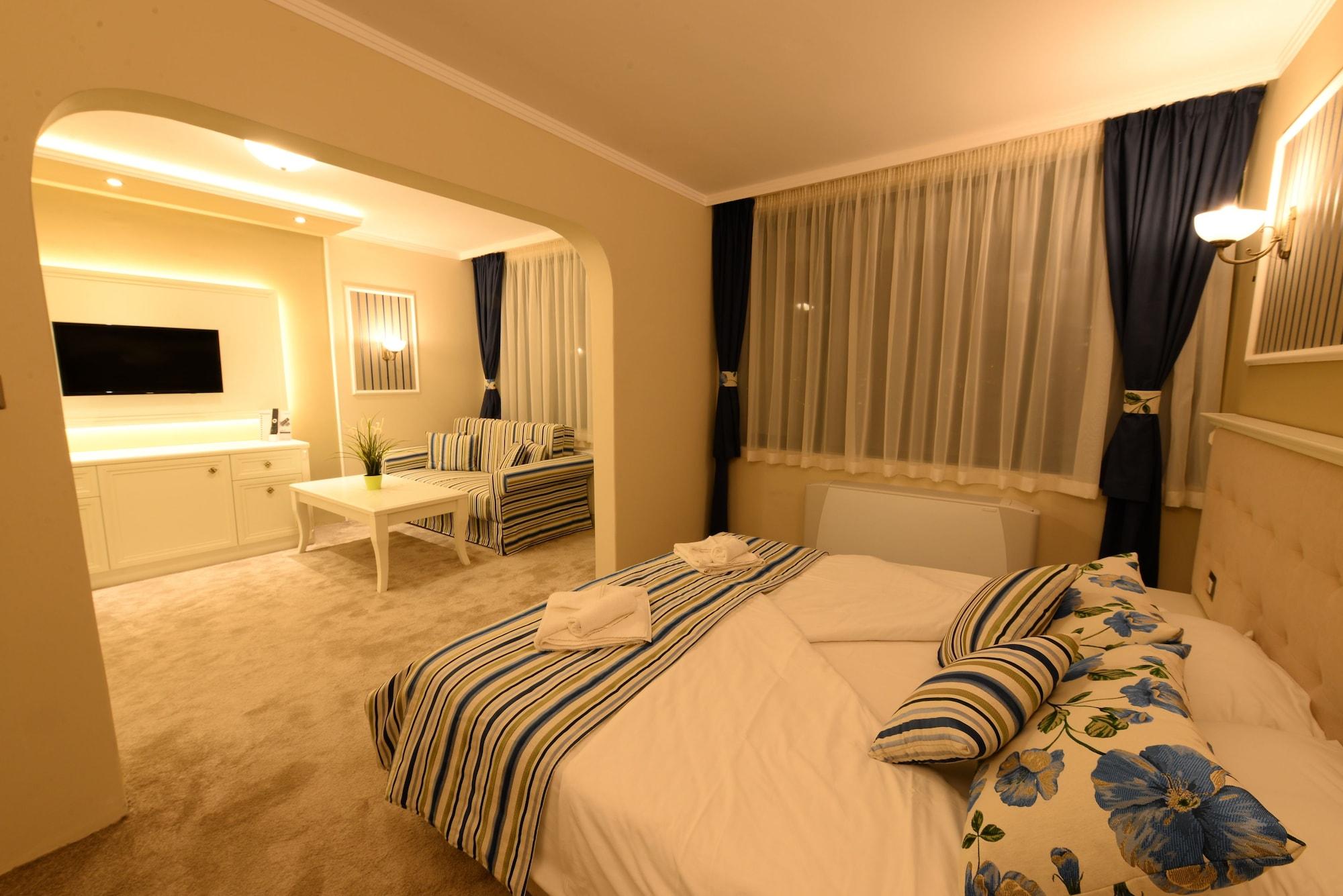 Hotel Park Raya Garden 3*